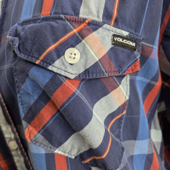 Volcom Blue and Red Casual Button Down Shirt with Plaid Design Size XL - Picture 4 of 9